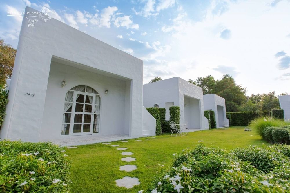 Villa La Flora Kanchanaburi Exterior photo
